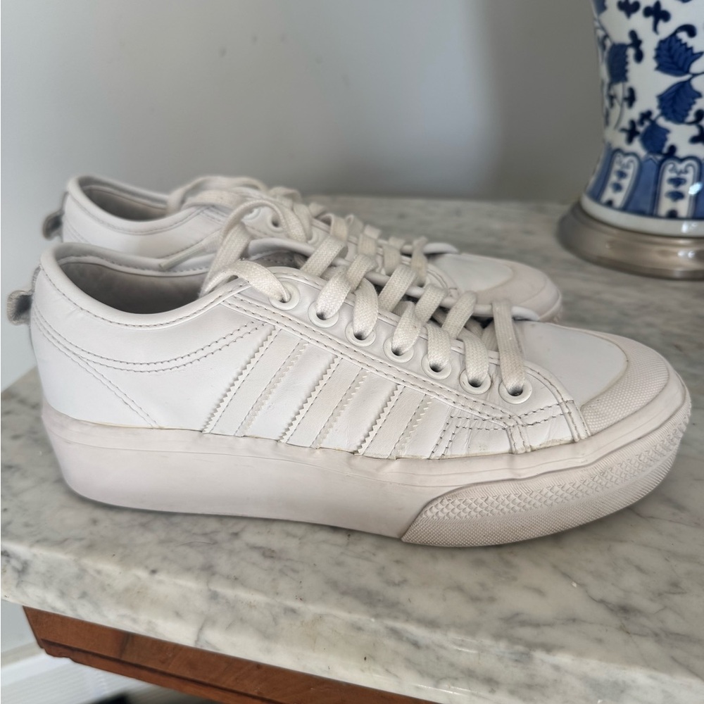 adidas Women's Nizza White Leather Platform Y2K Monochrome Sneakers Size 8 - Picture 2 of 9